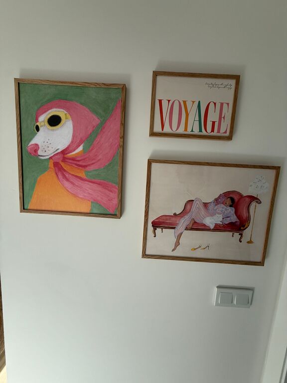 Nuestra experiencia de compra ha sido muy buena (a pesar de que leímos algunas opiniones negativas no justificadas en algunos sites). La llegada a casa en orden, los artículos en perfectas condiciones y todo muy bien embalado (tanto marcos como posters). Así que en nuestra opinión todo correcto.